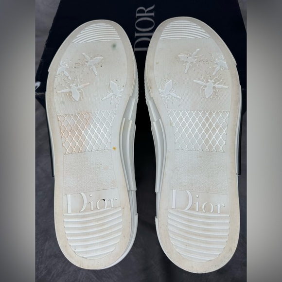 Dior B23 High 'printed Motif Oblique Galaxy'
Size: - 13/46EU
Condition 10/10 - Picture 11 of 14